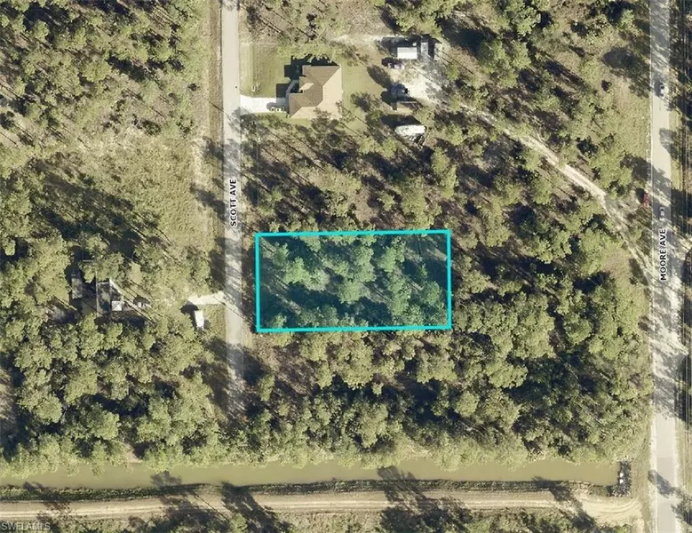 4 Scott AVE, Lehigh Acres, FL 33936