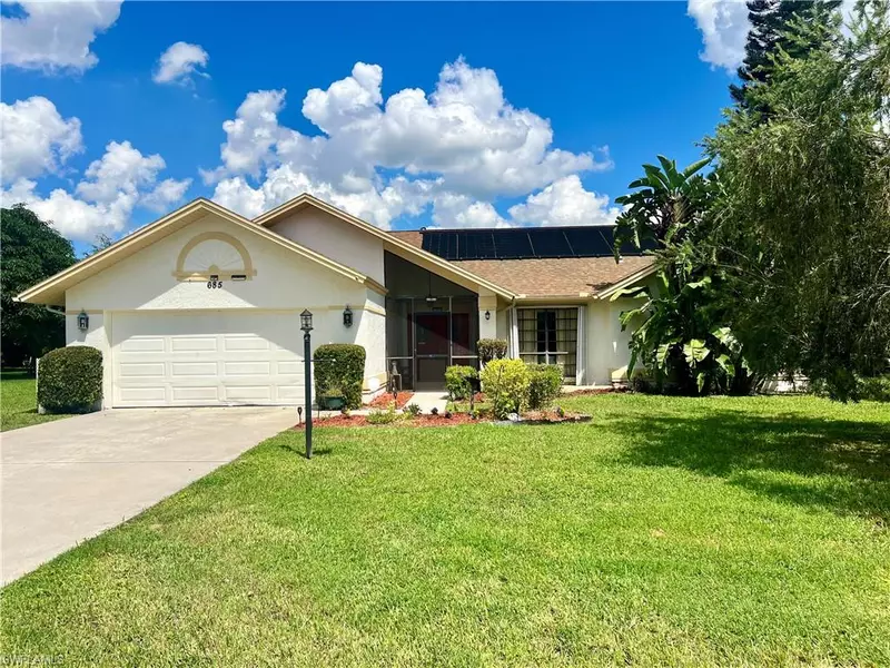 685 Morningmist LN, Lehigh Acres, FL 33974