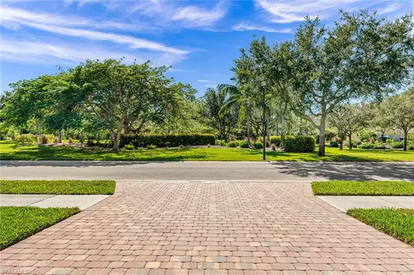 Naples, FL 34114,8267 Yasmina WAY