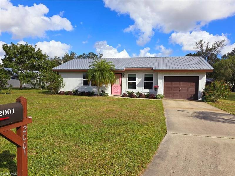 2001 Showboat LN, Labelle, FL 33935