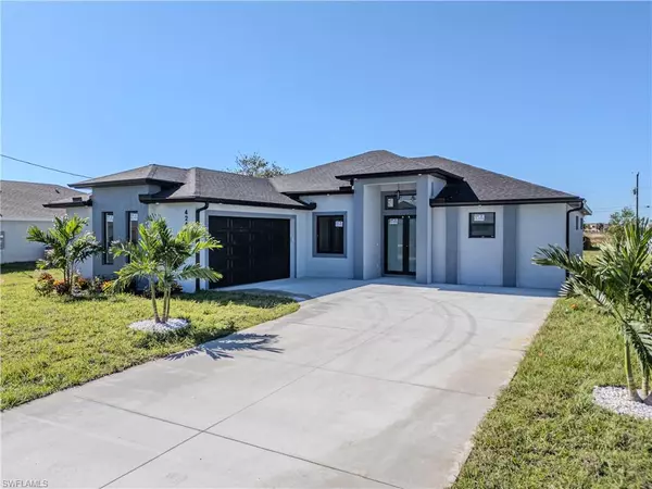 Cape Coral, FL 33909,424 NE Juanita CT