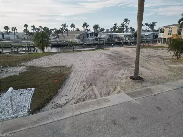 Fort Myers Beach, FL 33931,17630 Peppard DR