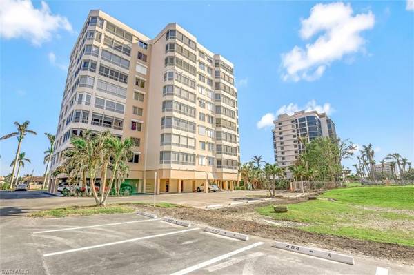 11116 Gulf Shore DR #B-904, Naples, FL 34108