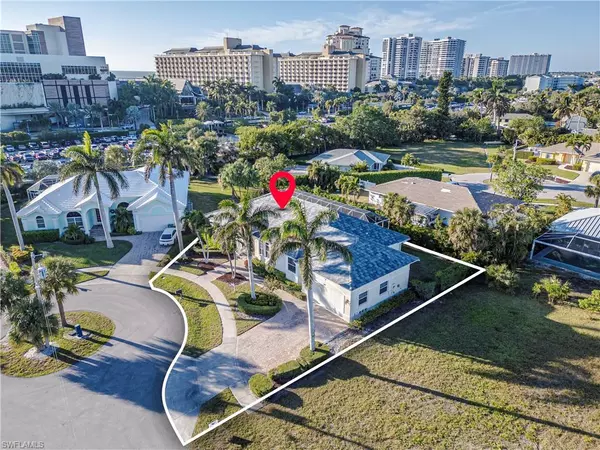 Marco Island, FL 34145,910 Sycamore CT