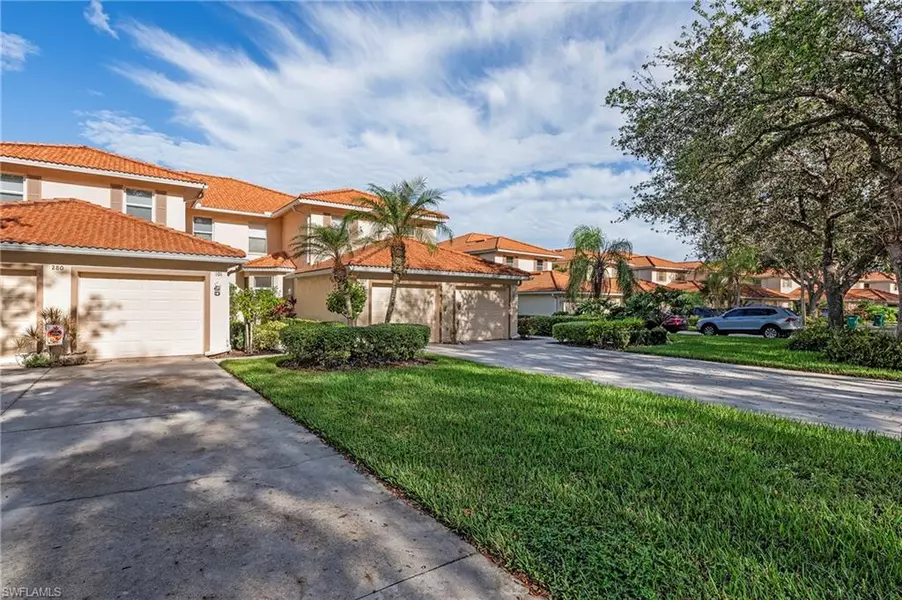 280 Robin Hood CIR #101, Naples, FL 34104