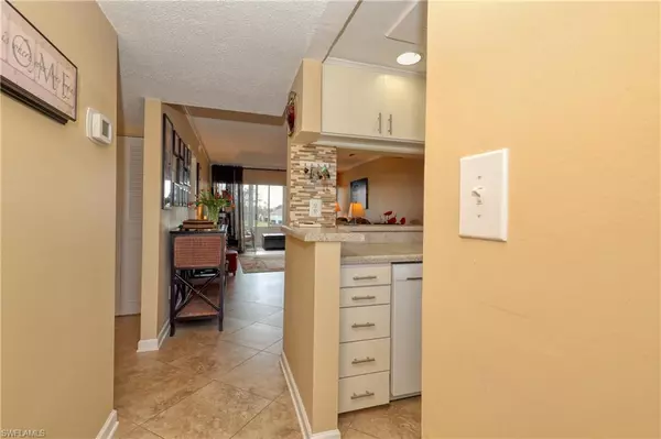 Fort Myers, FL 33907,1580 Pine Valley DR #310