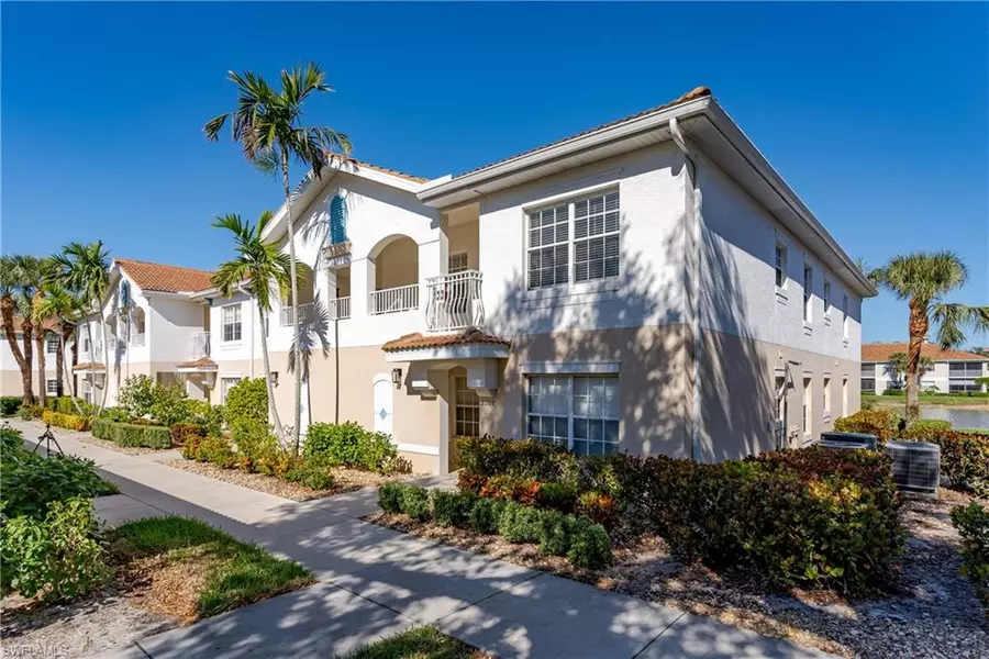 3035 Horizon LN #2208, Naples, FL 34109