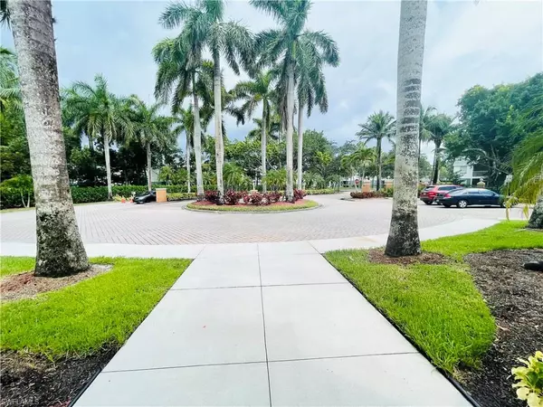 Naples, FL 34104,1265 Wildwood Lakes BLVD #204