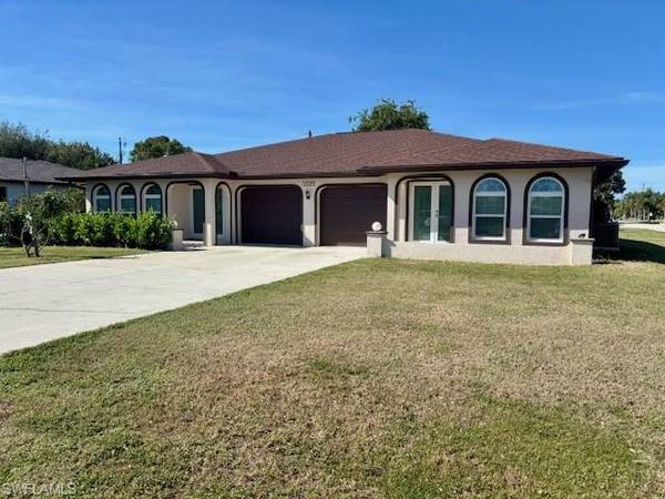 3320 Country Club BLVD, Cape Coral, FL 33904