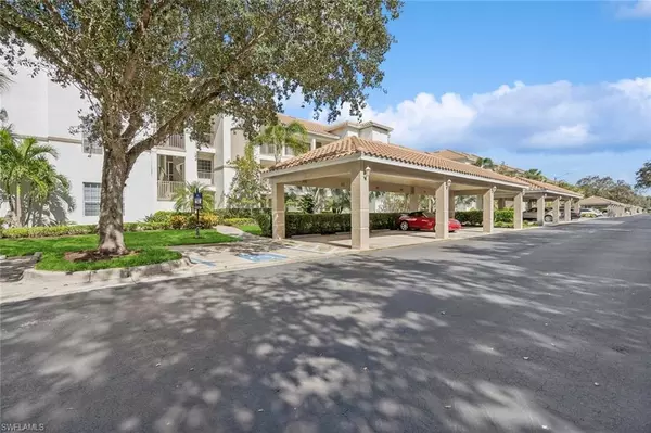 Naples, FL 34120,8239 Parkstone PL #4-202