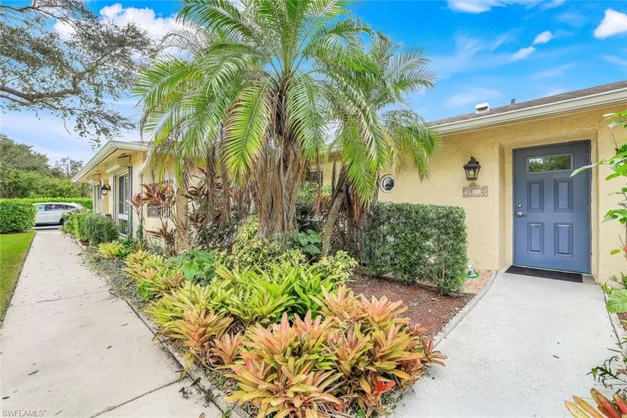 35 Glades BLVD #1502, Naples, FL 34112