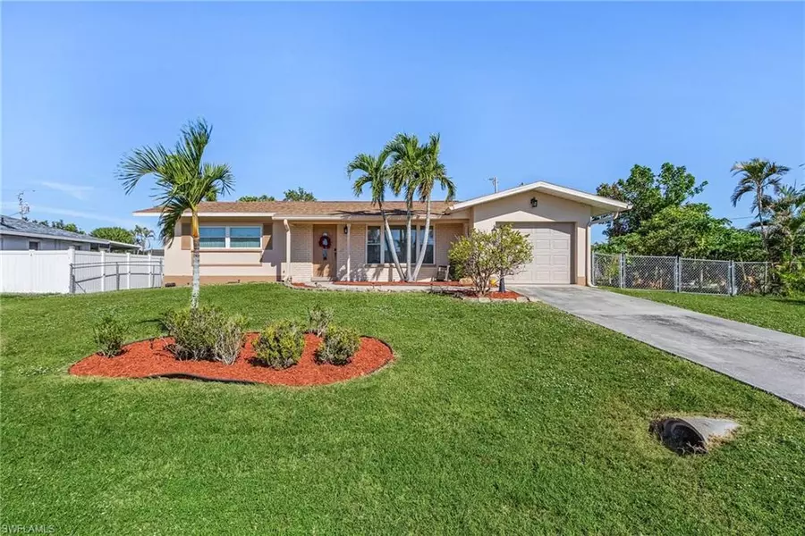 923 SE 18th ST, Cape Coral, FL 33990