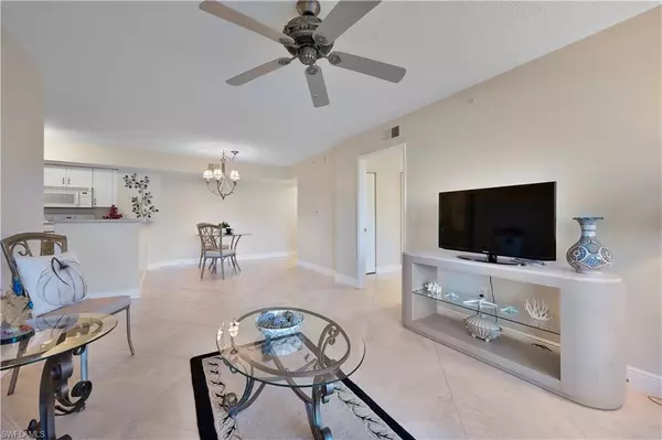 1830 Florida Club CIR #4102, Naples, FL 34112