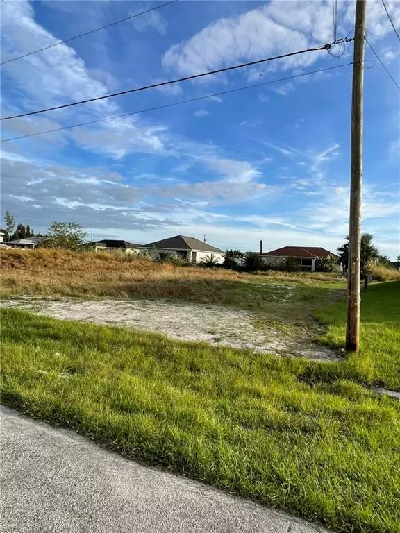 Lehigh Acres, FL 33976,4217 27th ST SW