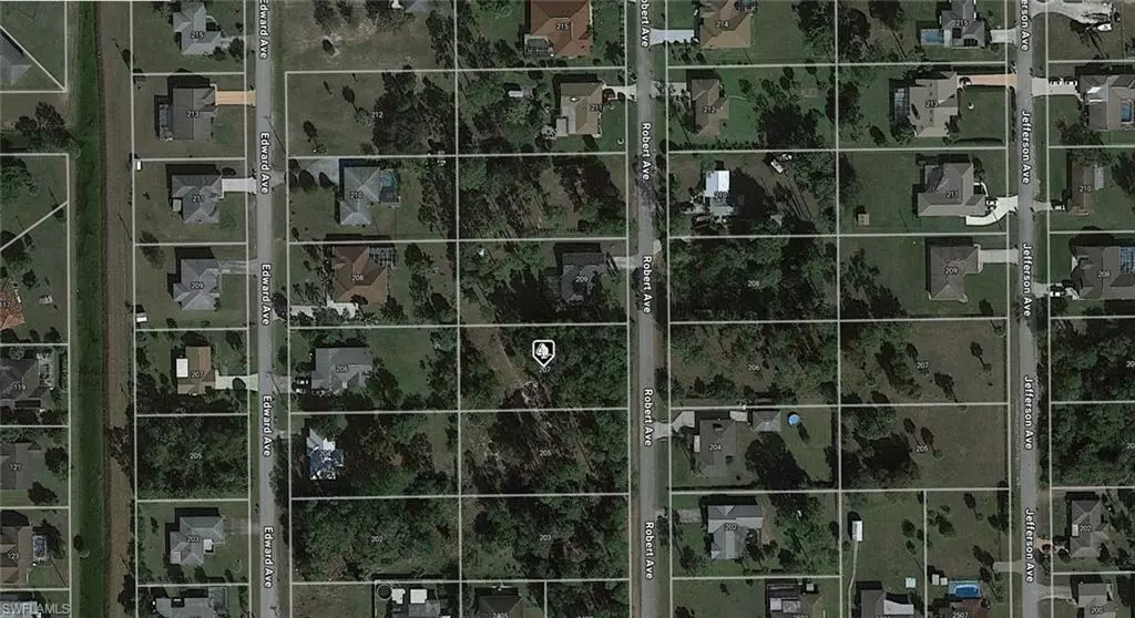 Lehigh Acres, FL 33936,207 Robert AVE