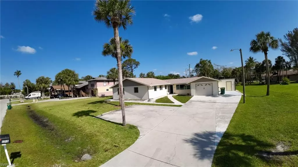 1769 Bay ST, Naples, FL 34112