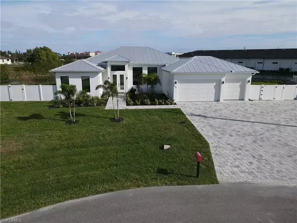 415 SW 14th AVE, Cape Coral, FL 33991