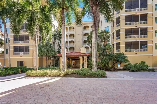 Naples, FL 34109,2738 Tiburon BLVD E #B-205