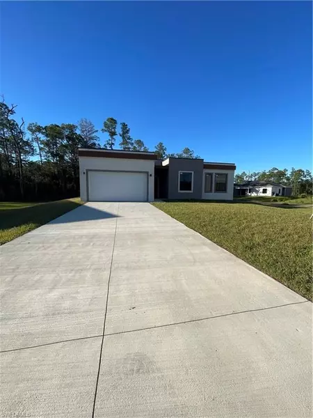 132 Viewpoint DR, Lehigh Acres, FL 33972