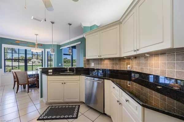 Naples, FL 34110,5975 Pinnacle LN #101