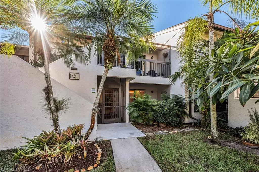 Naples, FL 34112,1814 Kings Lake BLVD #102