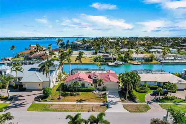 Marco Island, FL 34145,1285 Orange CT