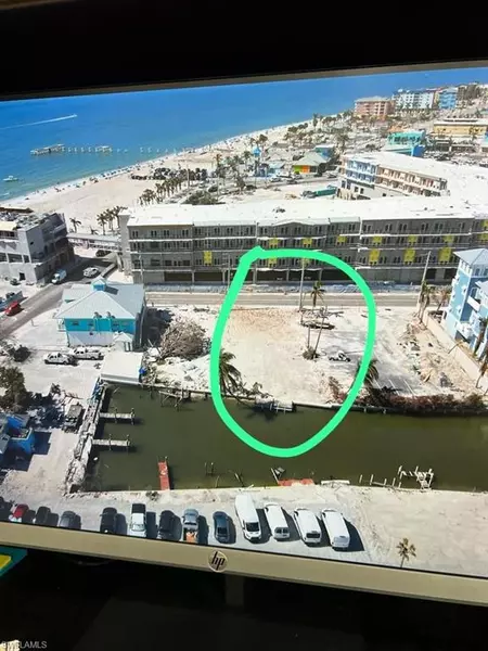 122 Crescent ST, Fort Myers Beach, FL 33931