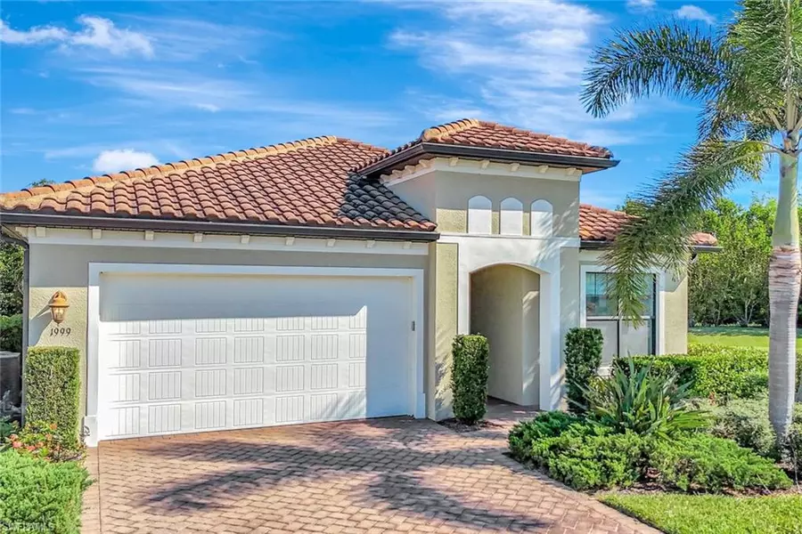 1999 Mustique ST, Naples, FL 34120