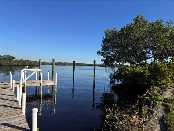 Fort Myers, FL 33905,321 Shoreland DR