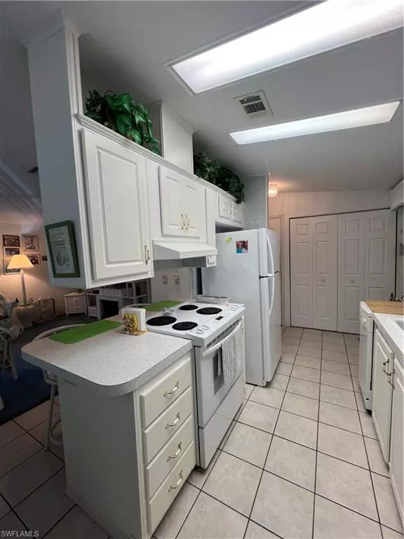 Bonita Springs, FL 34135,27617 Macke DR