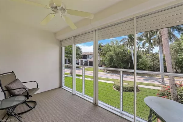 3930 Belair LN #207, Naples, FL 34103