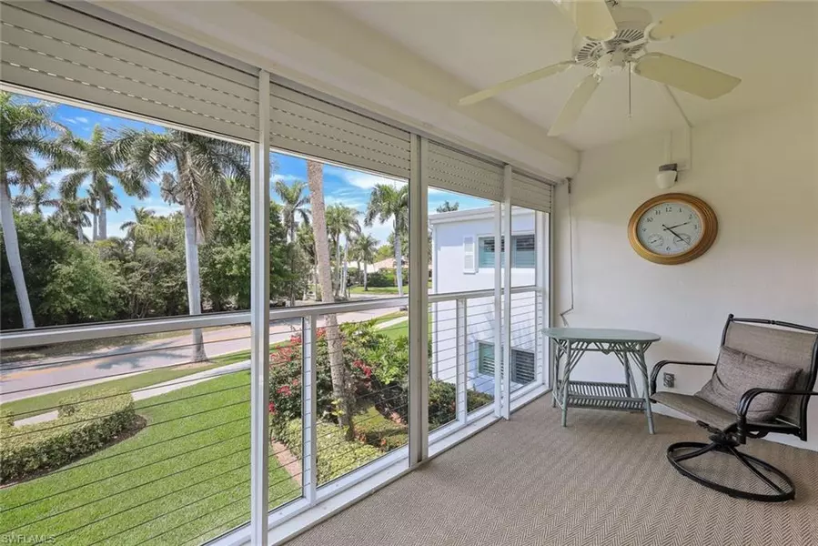 3930 Belair LN #207, Naples, FL 34103