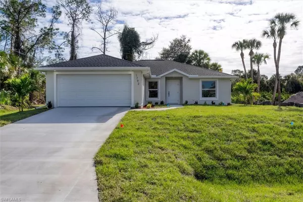 2704 46th ST SW, Lehigh Acres, FL 33976