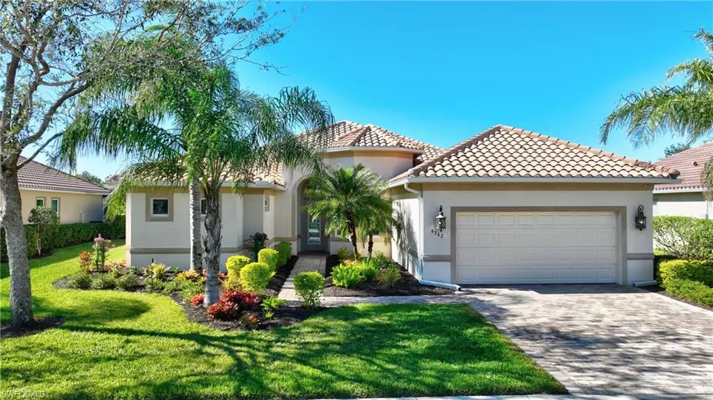 9762 Nickel Ridge CIR, Naples, FL 34120