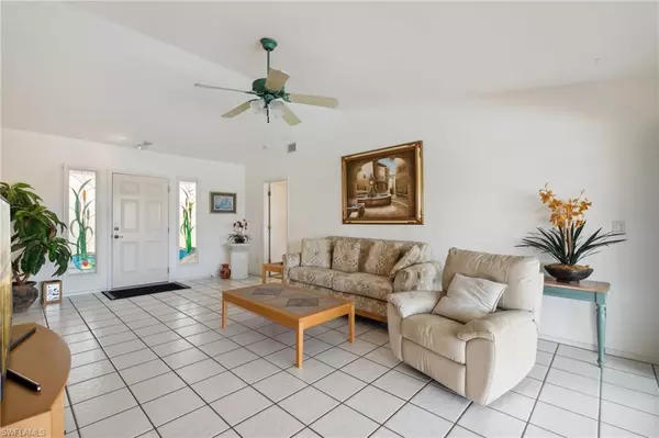 Cape Coral, FL 33904,4923 Santa Monica CT