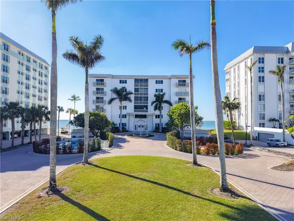 Naples, FL 34102,1275 Gulf Shore BLVD N #301