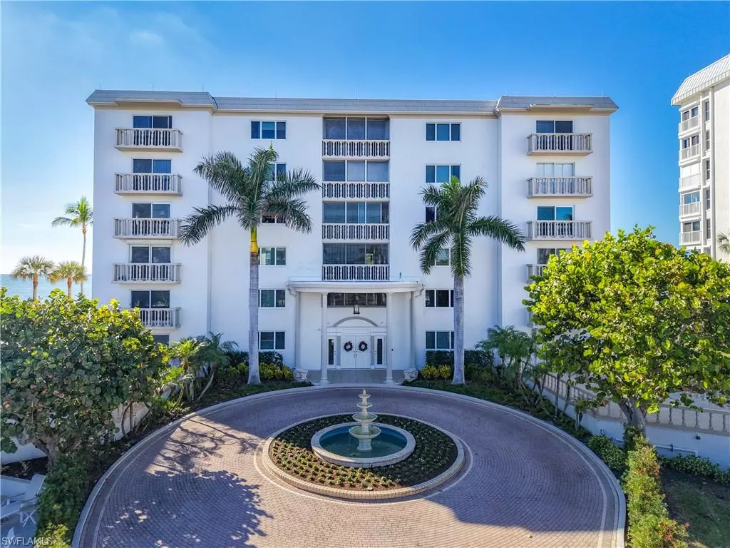 Naples, FL 34102,1275 Gulf Shore BLVD N #301