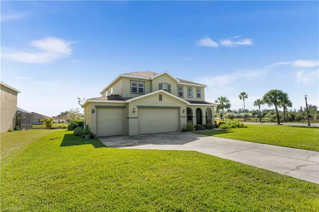 Lehigh Acres, FL 33972,8151 Blue Daze CT