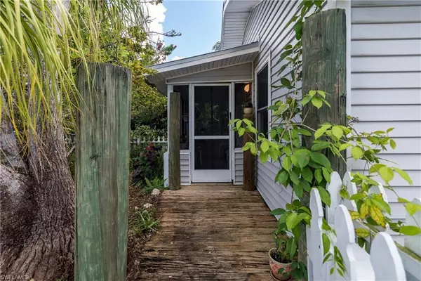 Naples, FL 34112,2828 Storter AVE