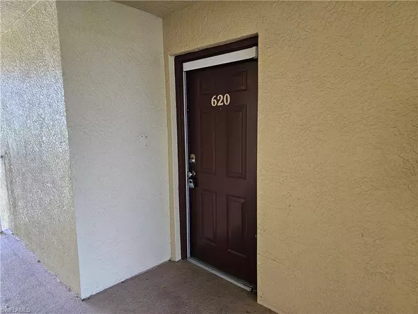 Fort Myers, FL 33901,4135 residence DR #620