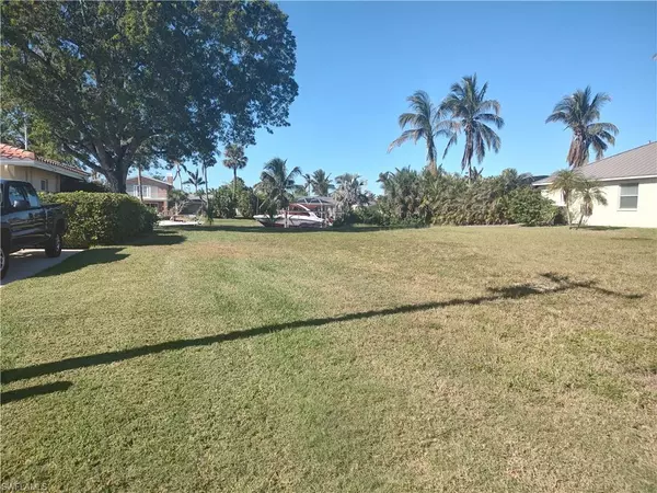 Cape Coral, FL 33914,5214 SW 2nd AVE
