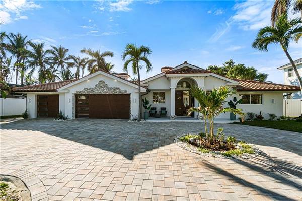 5203 Starfish AVE, Naples, FL 34103