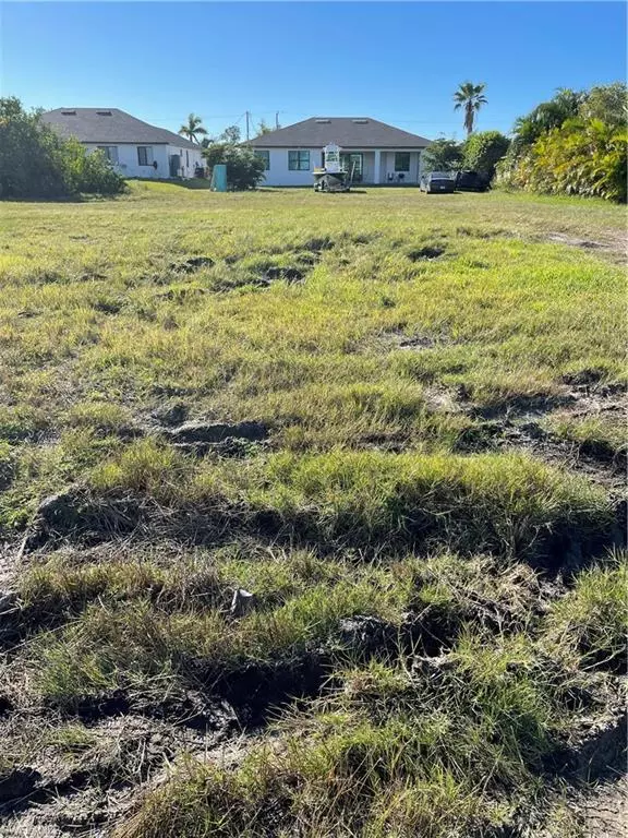 Cape Coral, FL 33993,2506 Embers PKWY W