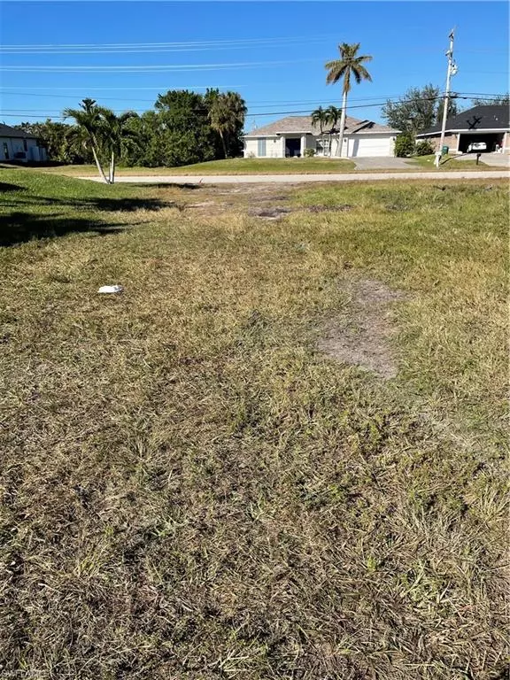 Cape Coral, FL 33993,2506 Embers PKWY W