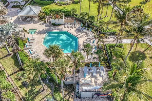 Naples, FL 34103,4551 Gulf Shore BLVD N #405