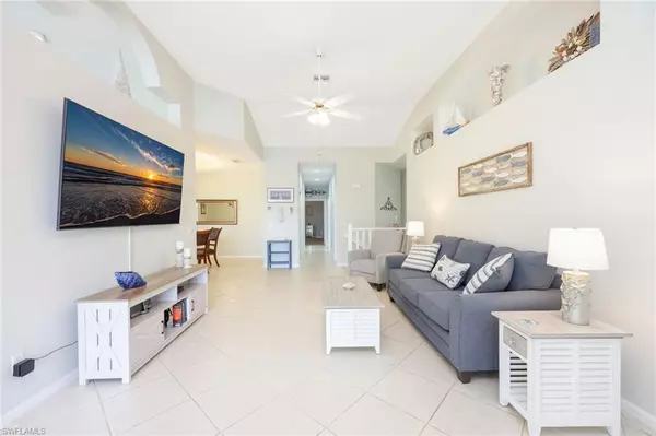 Naples, FL 34109,7828 Gardner DR #5-202