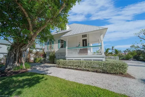 Sanibel, FL 33957,862 Beach RD