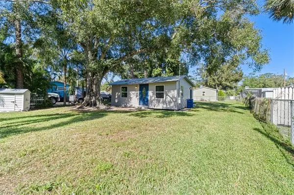 North Fort Myers, FL 33903,454 Ellis ST