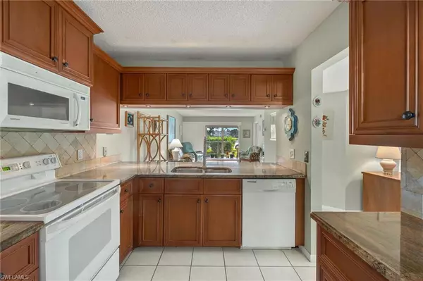 Naples, FL 34112,1710 Kings Lake BLVD #4-104