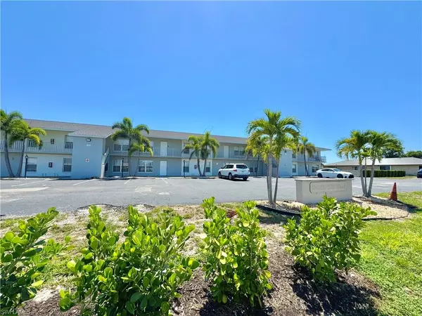 3705 Country Club BLVD #_Unit 8, Cape Coral, FL 33904